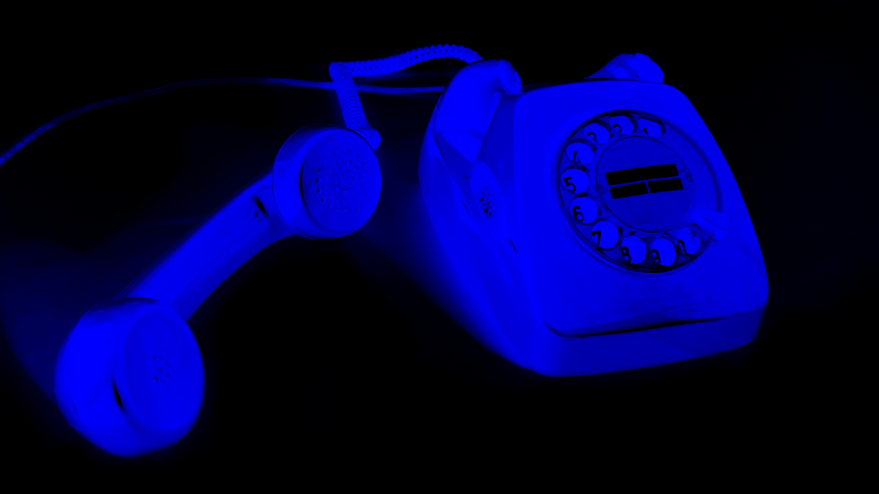 red-telephone.png